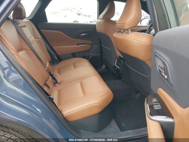 JTDACAAJ3S3010693 Toyota Crown Signia Xle