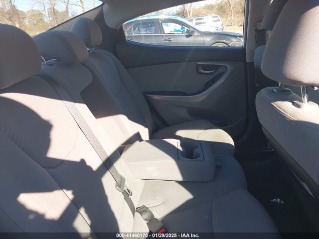 5NPDH4AE4FH556688 Hyundai ELANTRA SE
