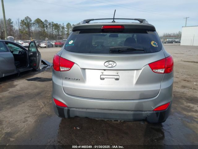 KM8JU3AG6FU044197 Hyundai TUCSON SE