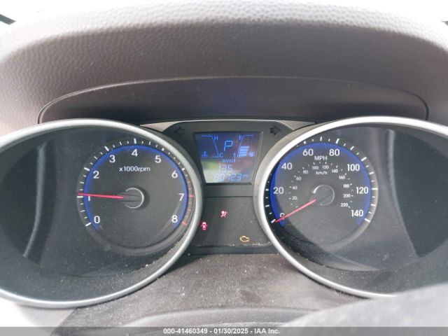 KM8JU3AG6FU044197 Hyundai TUCSON SE
