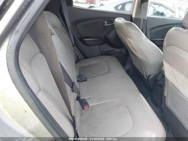 KM8JU3AG6FU044197 Hyundai TUCSON SE