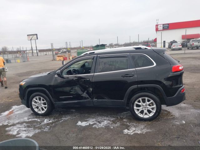 1C4PJLCB0HW559356 Jeep Cherokee Latitude Fwd