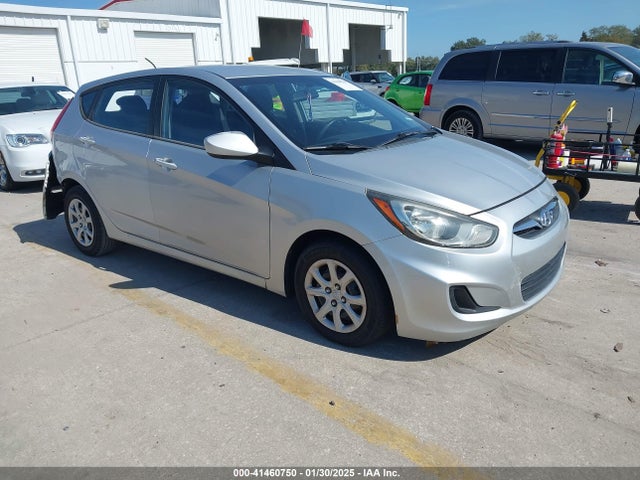 41460750 :رقم المزاد ، KMHCT5AE2DU076535 vin ، 2013 Hyundai Accent Gs مزاد بيع