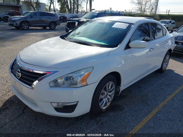 Nissan Altima 2.5 S 2015 1N4AL3AP7FN865722 Image 2