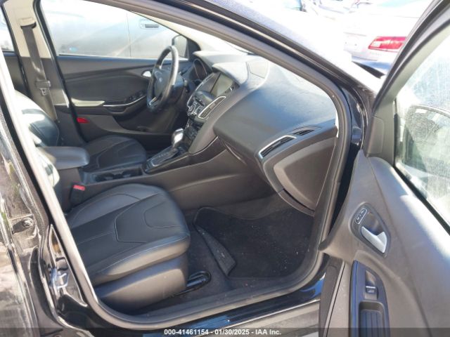 1FADP3J22FL323185 Ford Focus Titanium