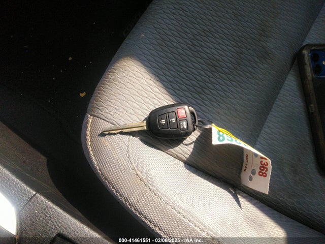 5YFBURHE1GP526803 Toyota COROLLA LE