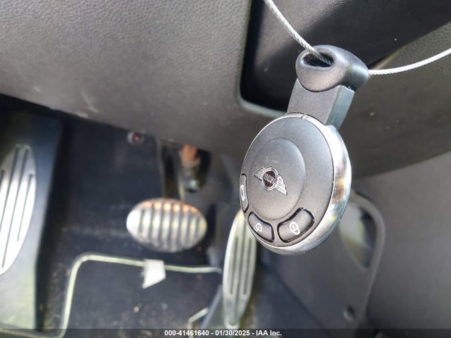 2011 MINI COOPER S WMWZP3C55BT249405 Photo 10