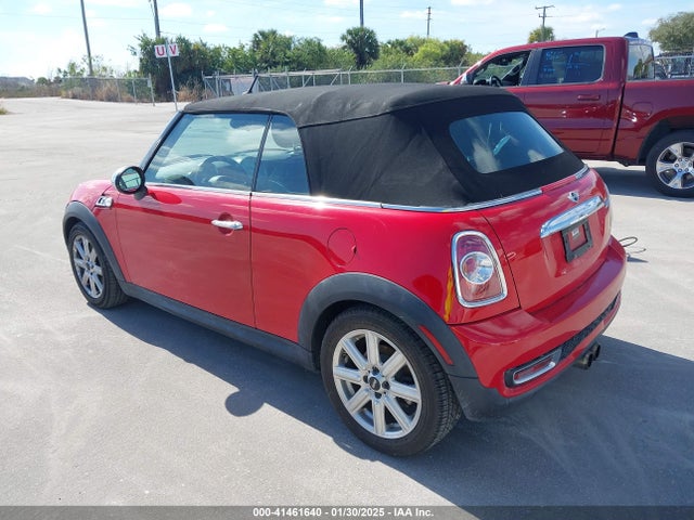 2011 MINI COOPER S WMWZP3C55BT249405 Photo 2
