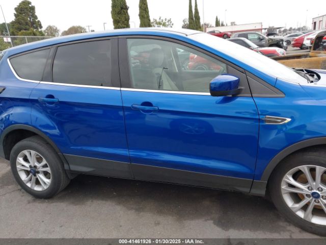 1FMCU0GD5HUD85209 Ford ESCAPE SE