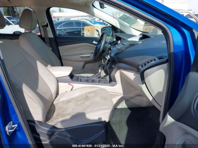 1FMCU0GD5HUD85209 Ford ESCAPE SE