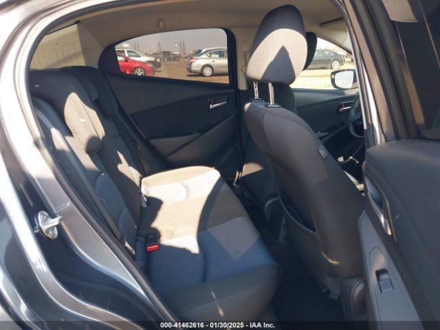 3MYDLBYV2JY302063 Toyota YARIS IA