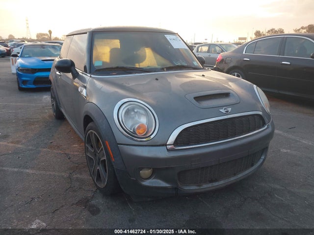 2010 MINI COOPER S WMWMF7C57ATW89743 Photo 0