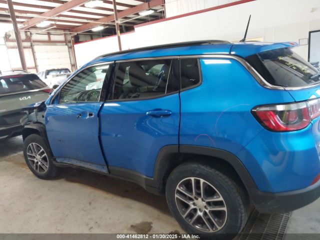 3C4NJDBB7JT202458 Jeep Compass Latitude 4x4