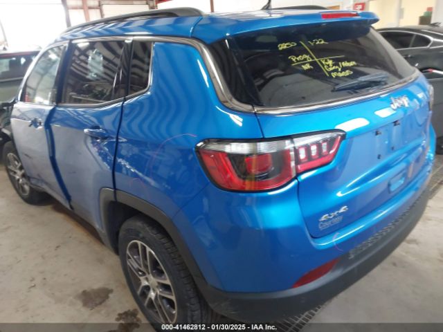 3C4NJDBB7JT202458 Jeep Compass Latitude 4x4