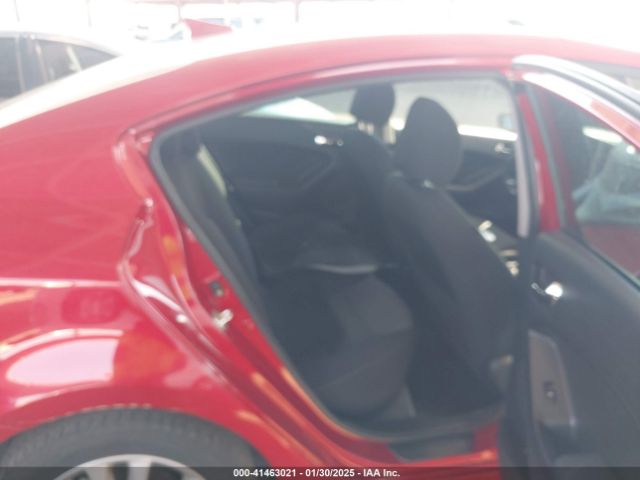 3KPFL4A7XHE022076 KIA FORTE S
