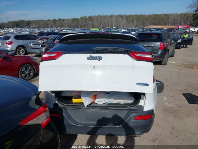 1C4PJLCS4FW579221 Jeep Cherokee Latitude