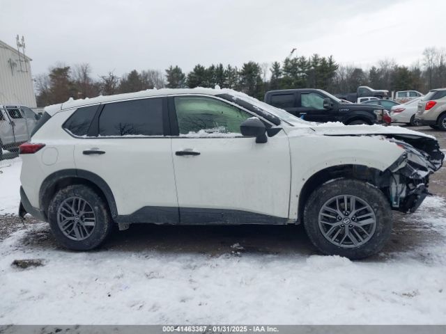 JN8AT3AB6MW206153 Nissan Rogue S Intelligent Awd