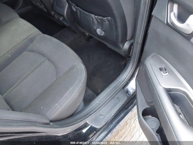5XXGT4L34JG215786 KIA Optima Lx