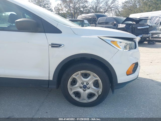 Ford ESCAPE S 2017 1FMCU0F70HUB82451 Image 19