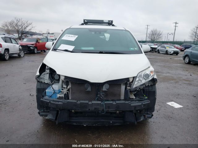 5TDDZ3DC8KS215123 Toyota Sienna Xle Premium 7 Passenger