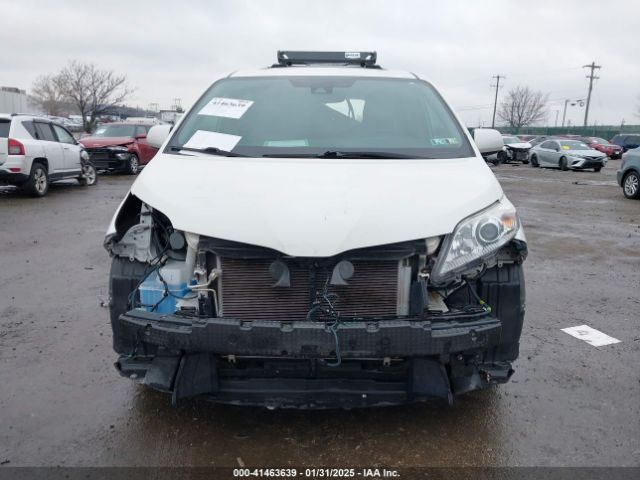 5TDDZ3DC8KS215123 Toyota Sienna Xle Premium 7 Passenger