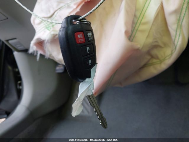 4T1BF1FKXHU324529 Toyota CAMRY LE