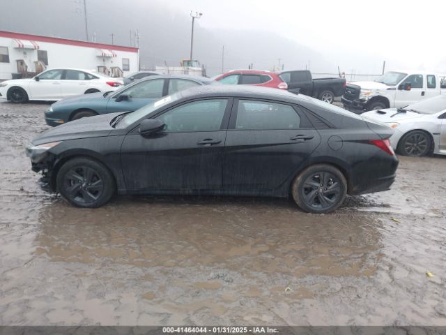 5NPLM4AGXPH090971 Hyundai ELANTRA SEL