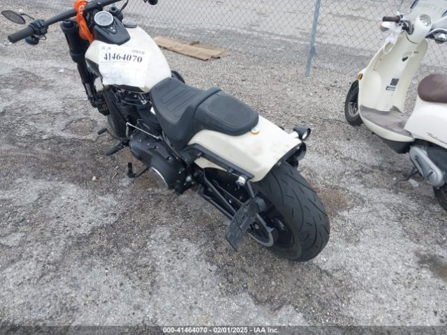2022 HARLEY-DAVIDSON FXFBS 1HD1YLK17NB053325 Photo 2