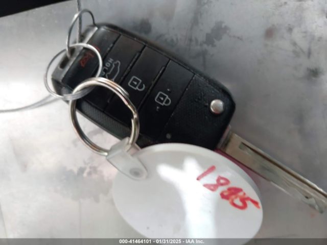 5XYPGDA56HG208367 KIA Sorento 3.3l Lx