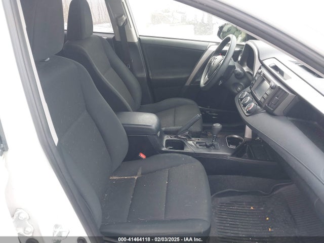 JTMBFREV3HJ167104 Toyota RAV4 LE