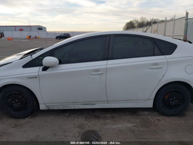 JTDKN3DUXE0386894 Toyota Prius Four