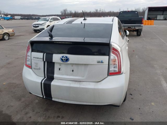 JTDKN3DUXE0386894 Toyota Prius Four