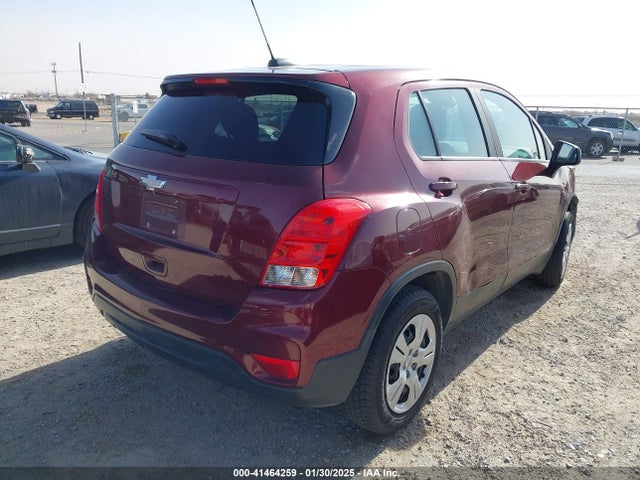 3GNCJKSB8HL159018 Chevrolet TRAX LS