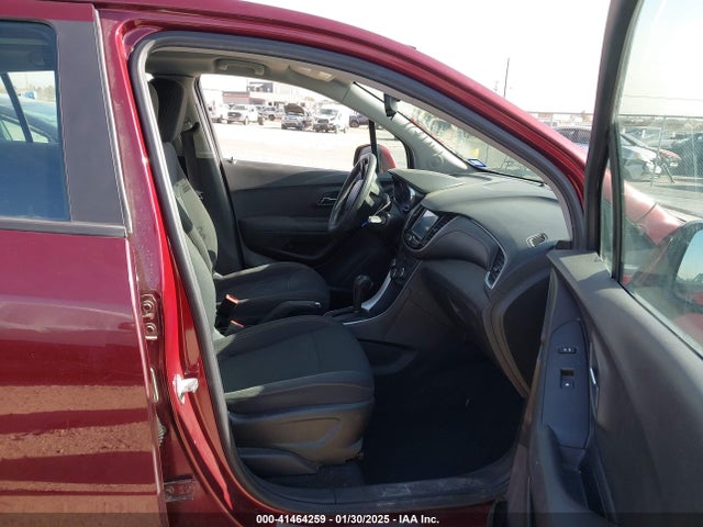 3GNCJKSB8HL159018 Chevrolet TRAX LS