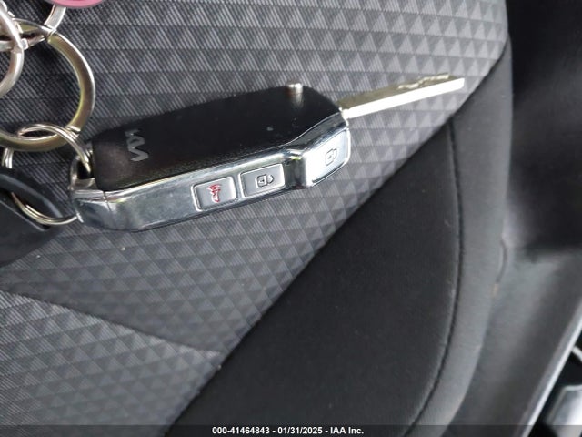 KNDJ23AU8R7905009 KIA SOUL LX