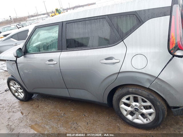 KNDJ23AU8R7905009 KIA SOUL LX