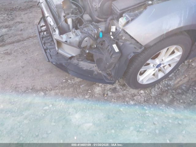 1FADP3F27HL258992 Ford FOCUS SE