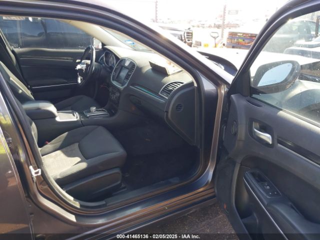 2018 CHRYSLER 300 2C3CCAAG5JH279159 Photo 4
