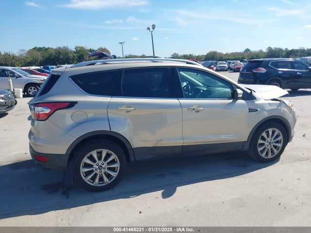 1FMCU0J91JUC55132 Ford Escape Titanium