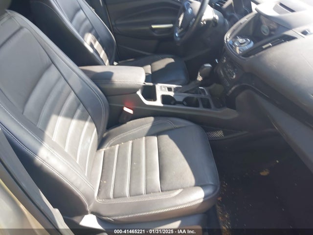 1FMCU0J91JUC55132 Ford Escape Titanium
