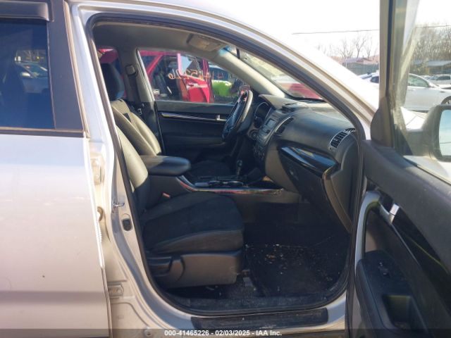 5XYKT3A69EG520798 KIA SORENTO LX