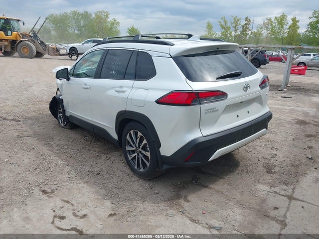 Toyota Corolla Cross Xle 2024 7MUDAAAG9RV103904 Image 3
