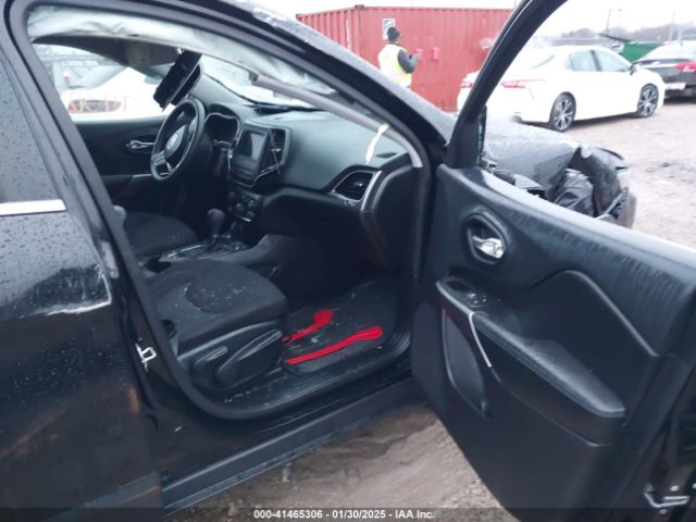 1C4PJMCB8KD367868 Jeep Cherokee Latitude 4x4