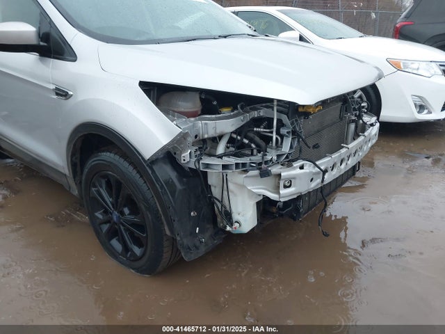 1FMCU0GD1HUE39735 Ford ESCAPE SE