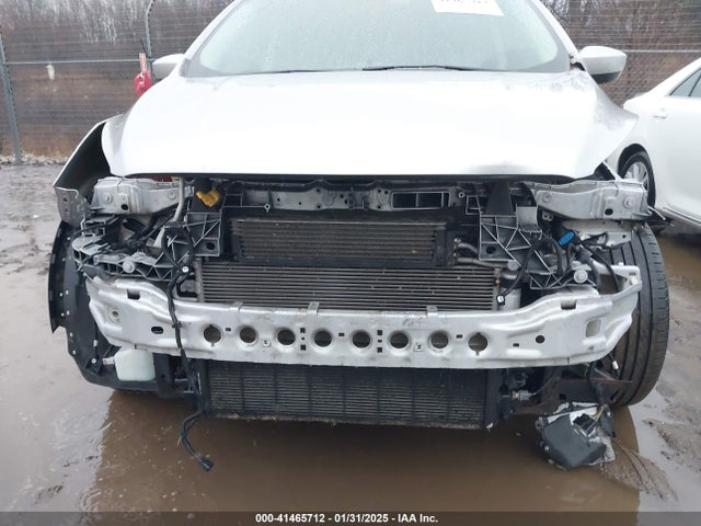 1FMCU0GD1HUE39735 Ford ESCAPE SE