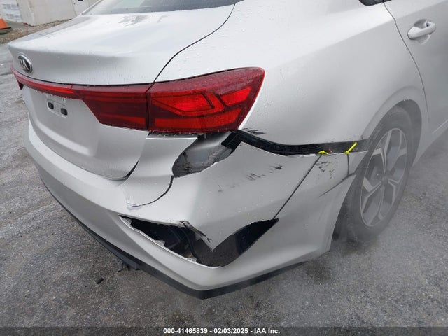 3KPF24AD0KE132053 KIA Forte Lxs