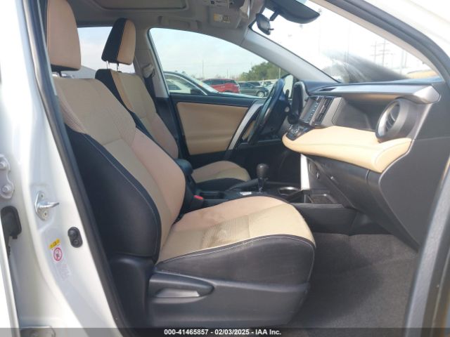 JTMWFREV6HJ713170 Toyota Rav4 Xle