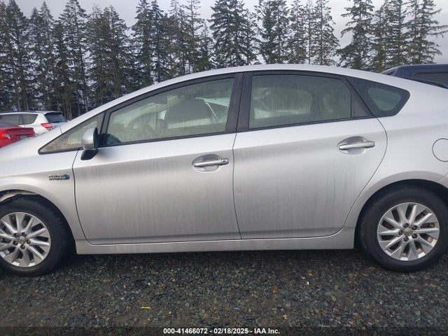 Toyota PRIUS PLUG-IN 2014 JTDKN3DP9E3050355 Image 15