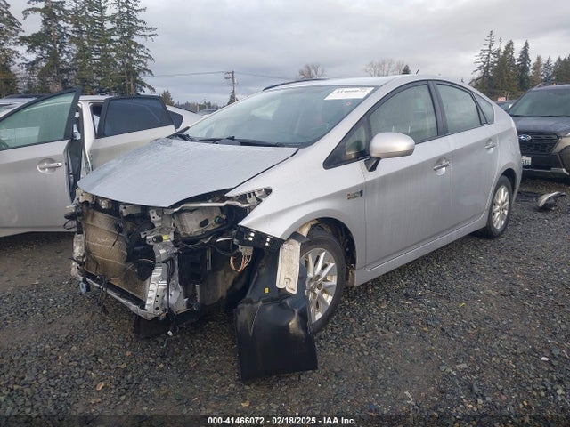 Toyota PRIUS PLUG-IN 2014 JTDKN3DP9E3050355 Image 2