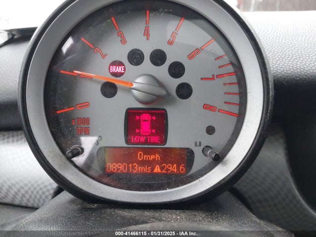 2010 MINI COOPER S WMWMF7C52ATX42462 Photo 6